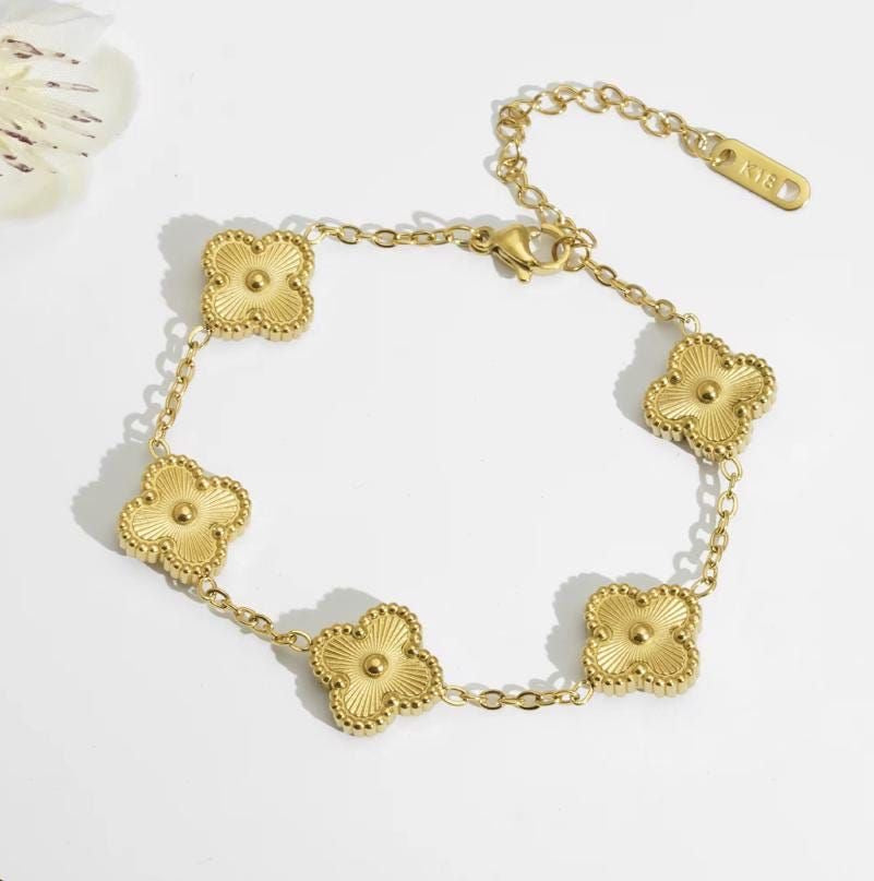 Golden Leaf clover bracelet