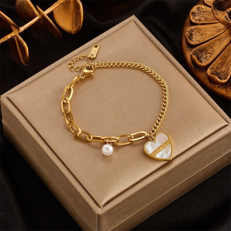 Heart love link charm bracelet