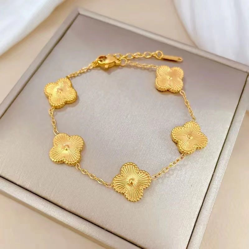 Golden Leaf clover bracelet