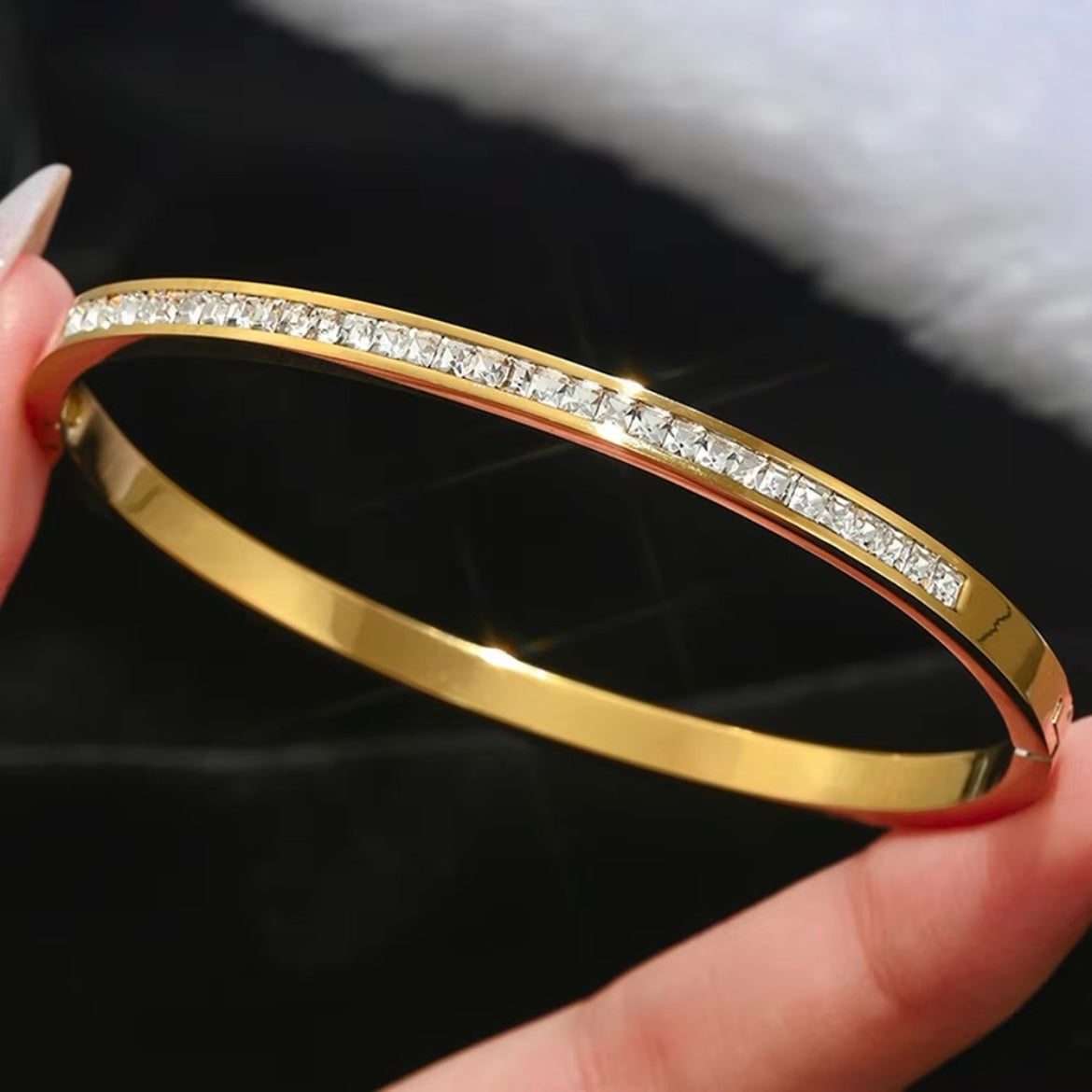 Radiant sleek bracelet