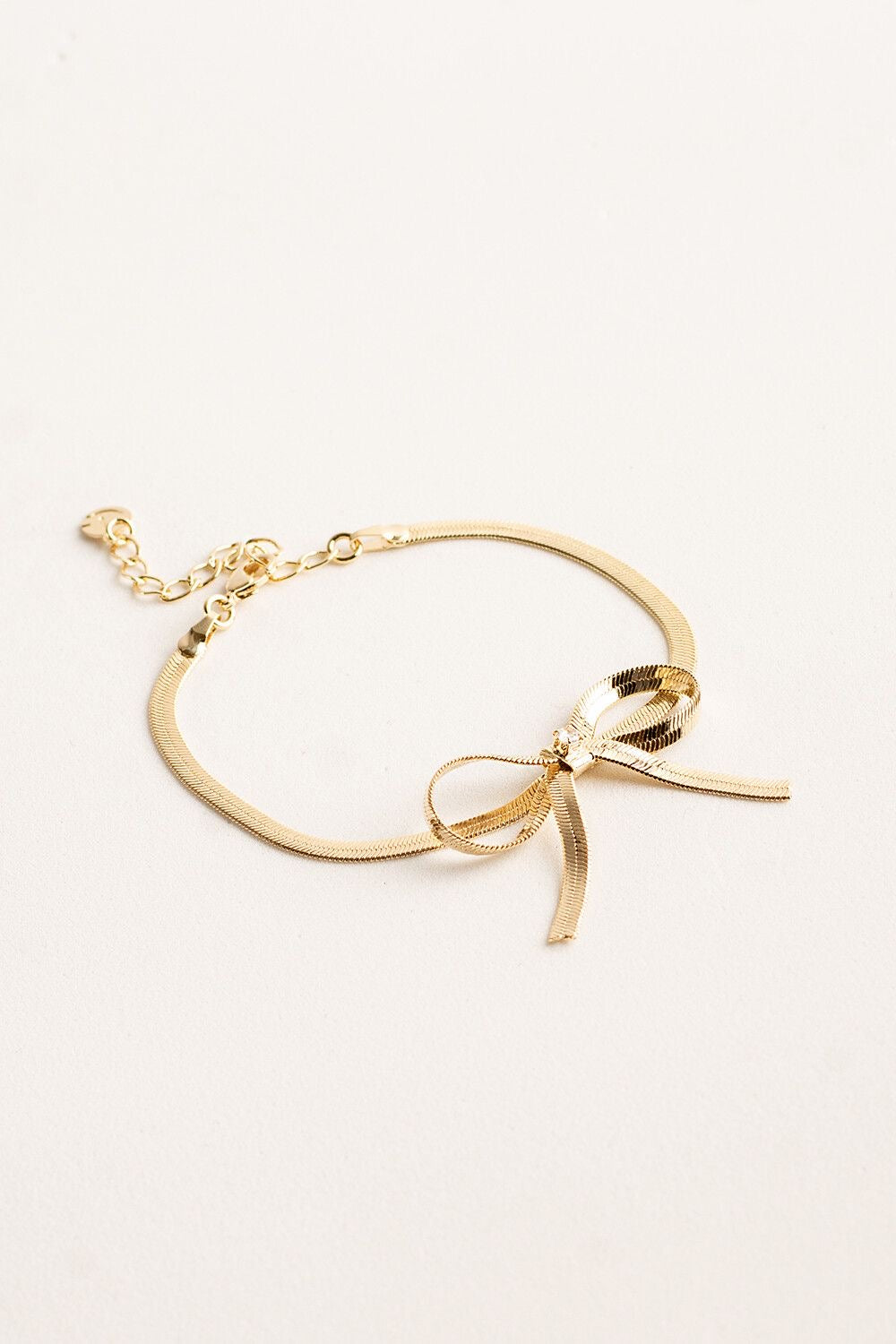 Sleek bow bracelet