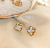 Leaf clover earrings (white)