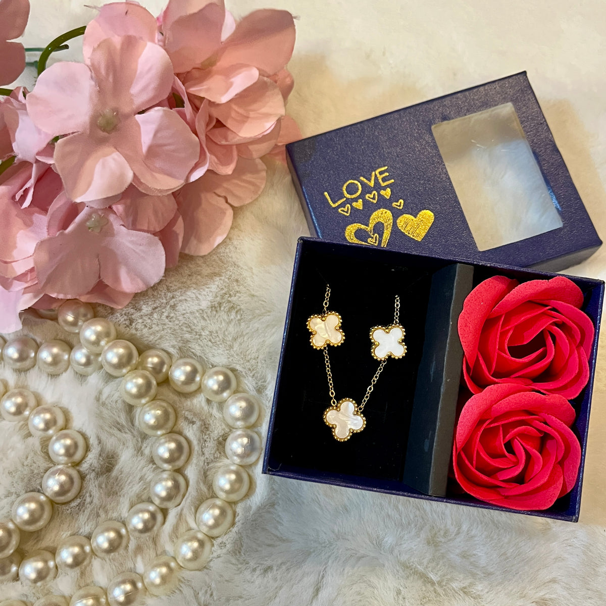 White clover gift box