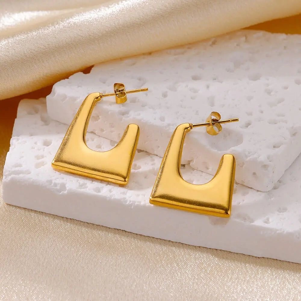 Geometrical minimal earrings