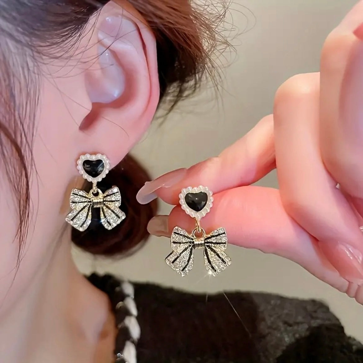 Mini bling bow earrings