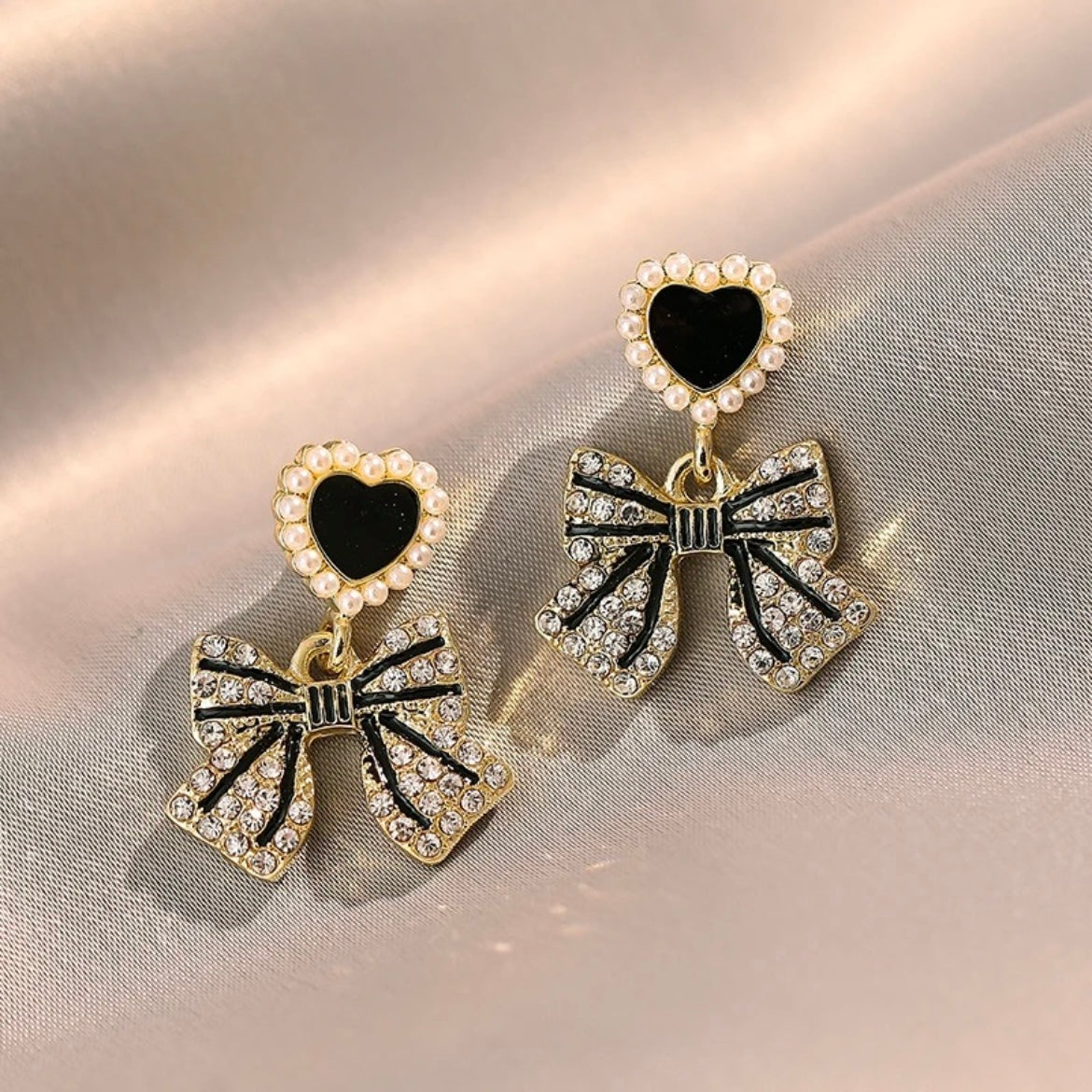 Mini bling bow earrings