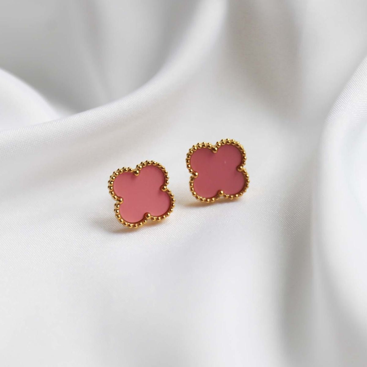 Leaf clover earrings (pink)