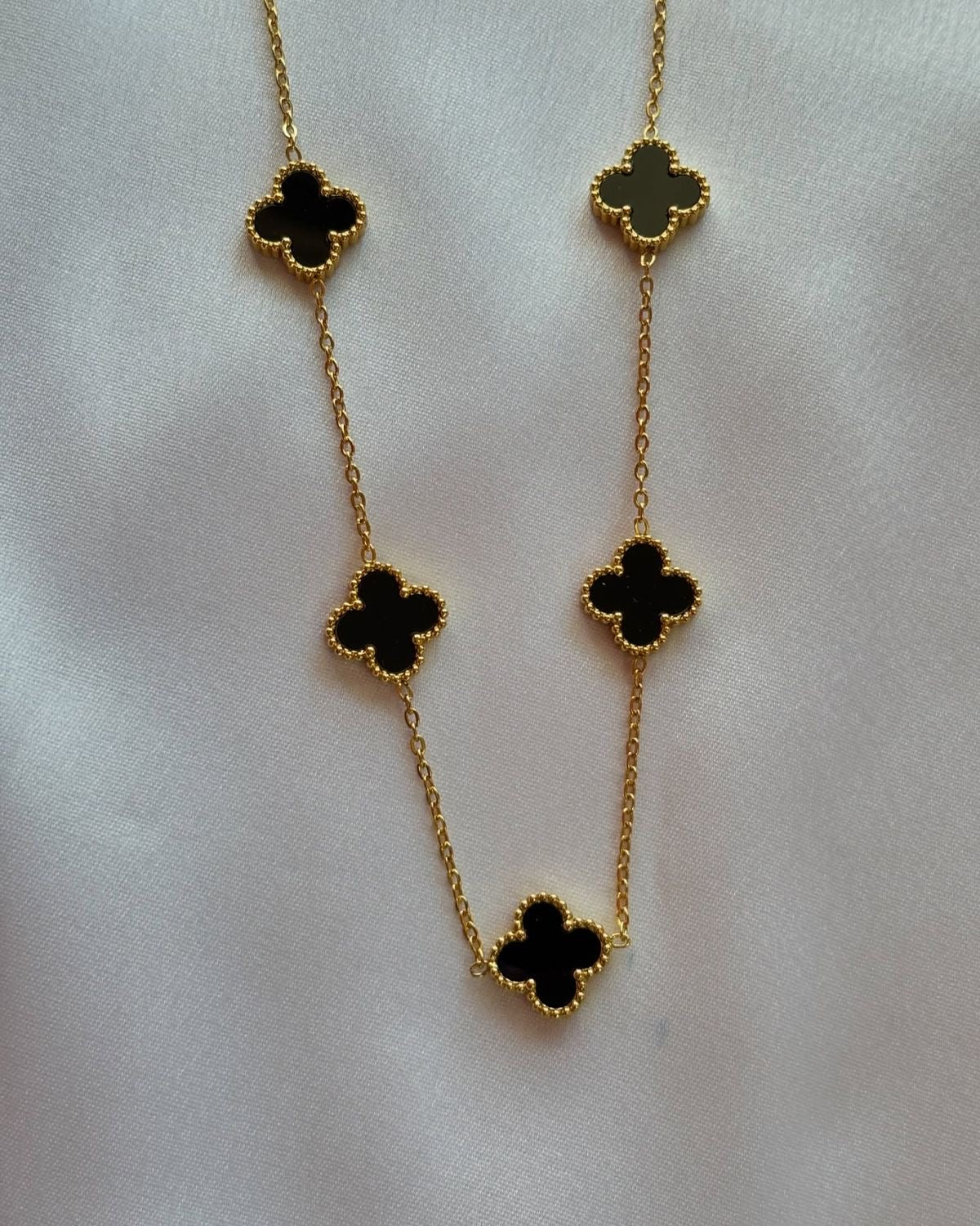 All over clover Leaf clover necklace (black)