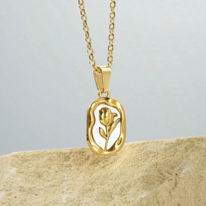 White tulip necklace