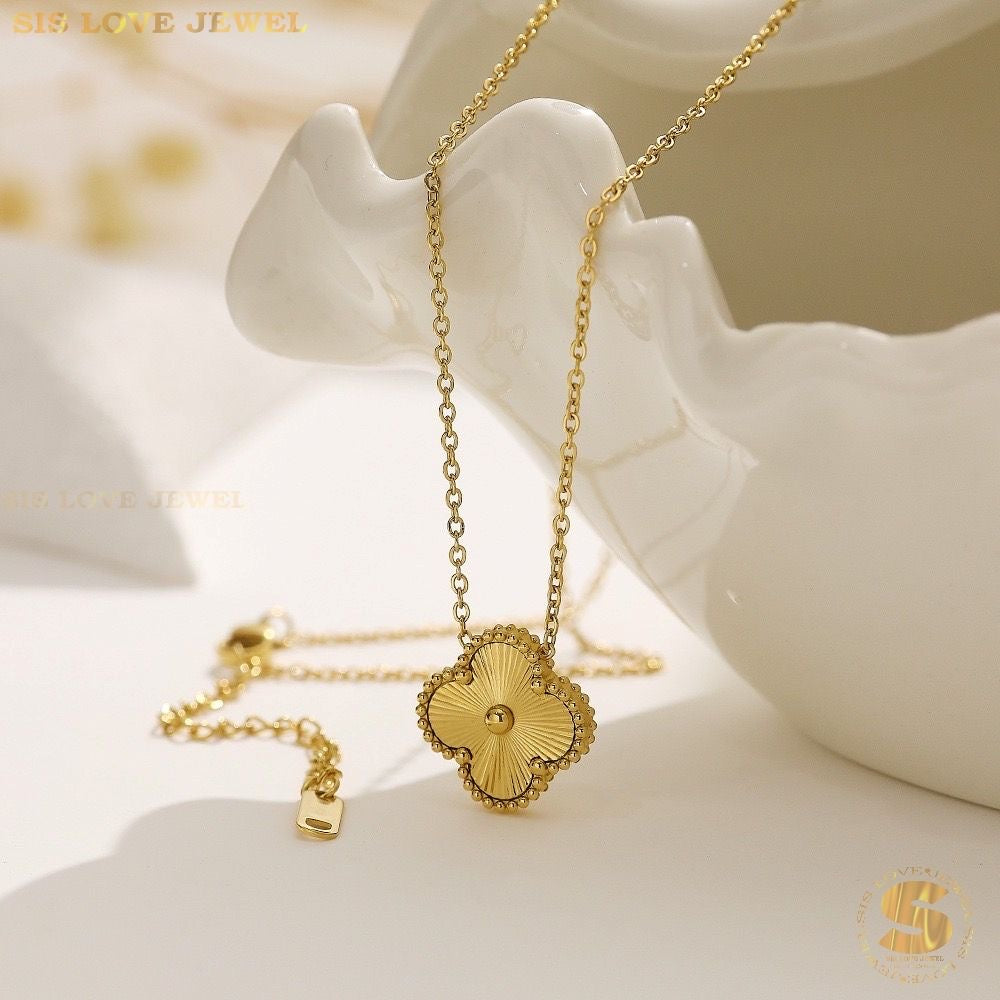 Golden clover necklace