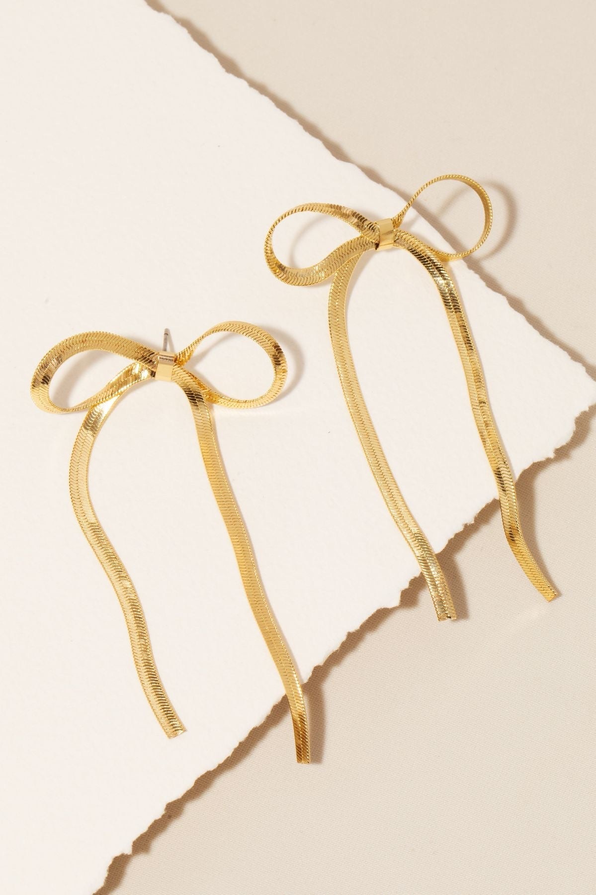 Bow earrings