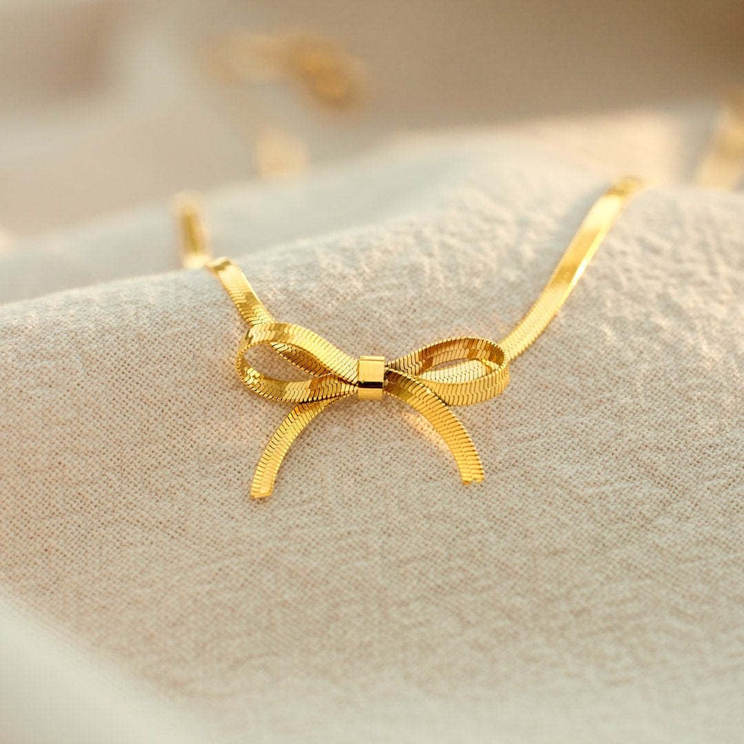 Sleek bow bracelet