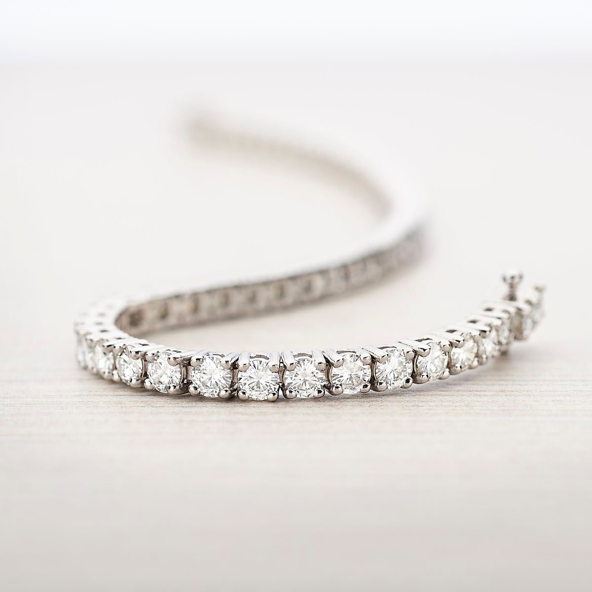 Tennis bracelet