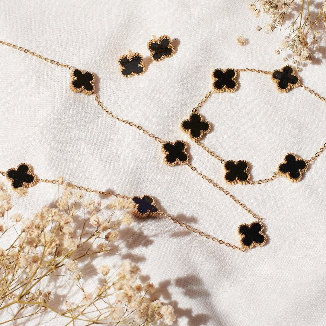 Black Leaf clover set