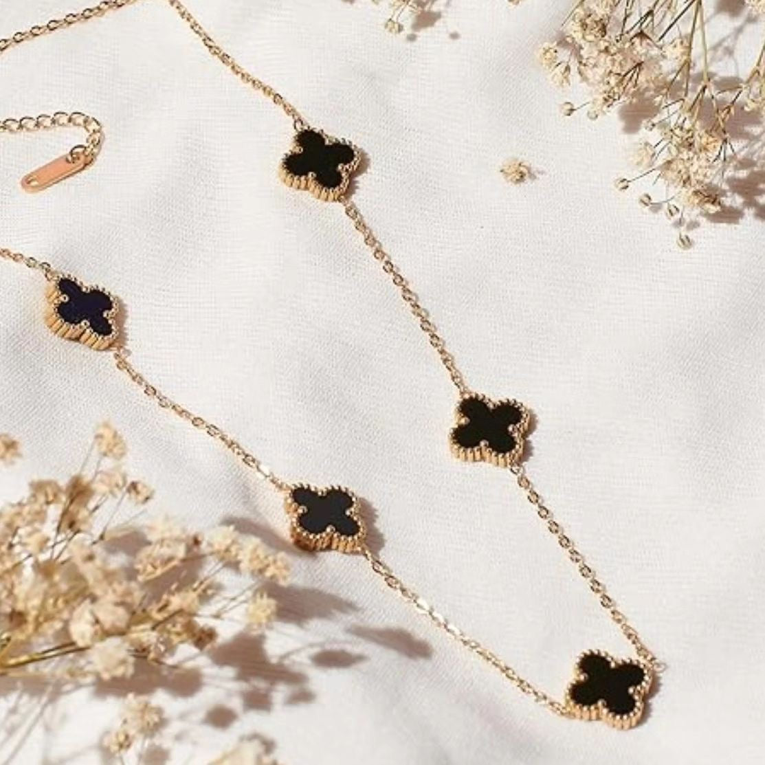 Black Leaf clover set