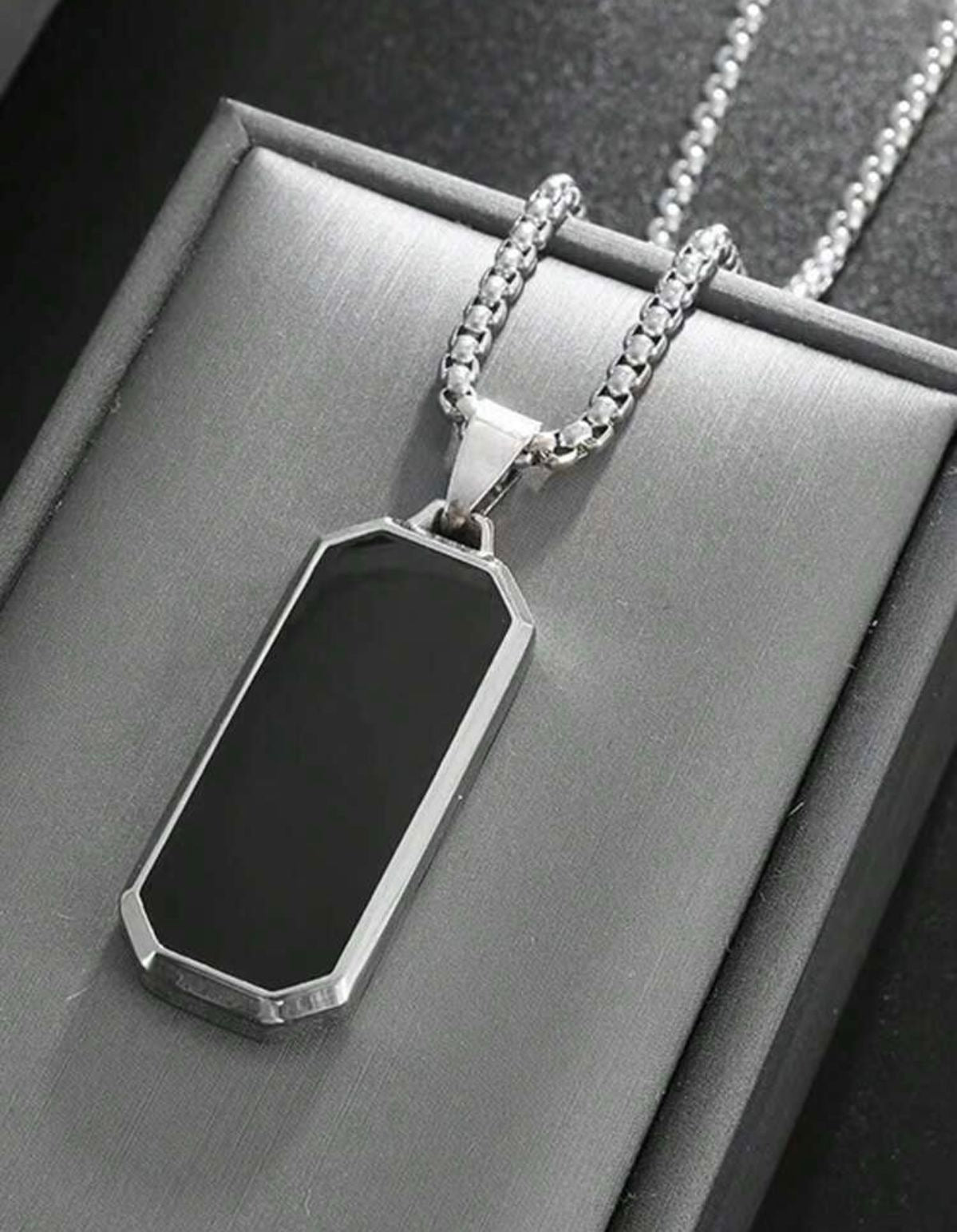 Rectangle bar locket chain